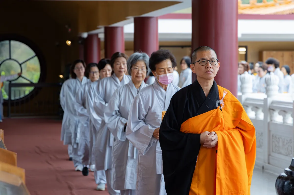 Hsi Lai Temple Holds Eight Precepts Retreat: Practicing the Dharma in Daily Life